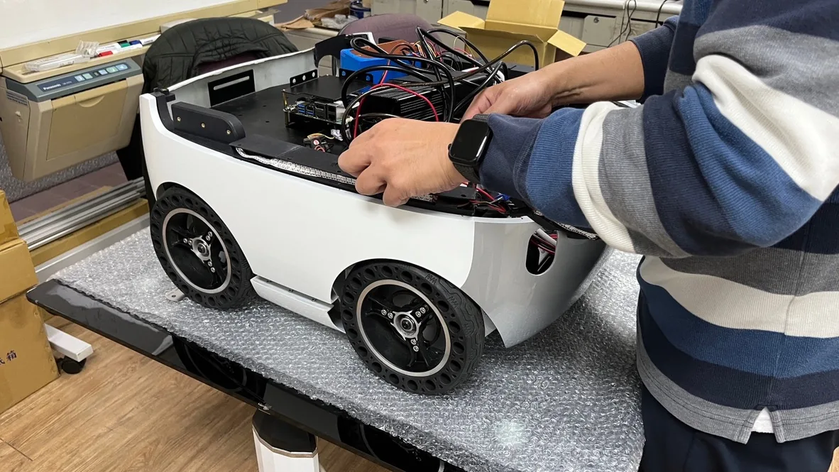 組裝白色外殼樣機